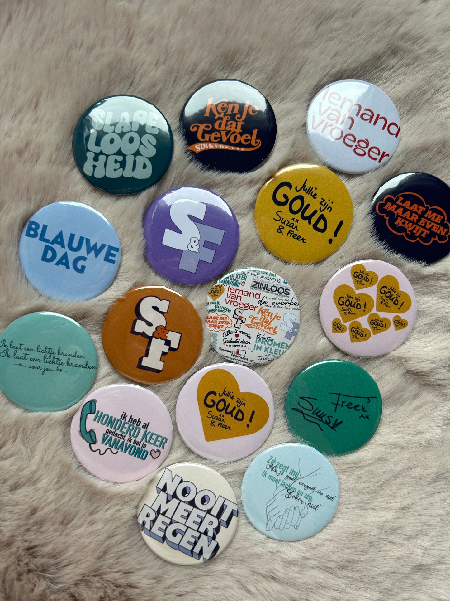 Suzan & Freek || Buttons