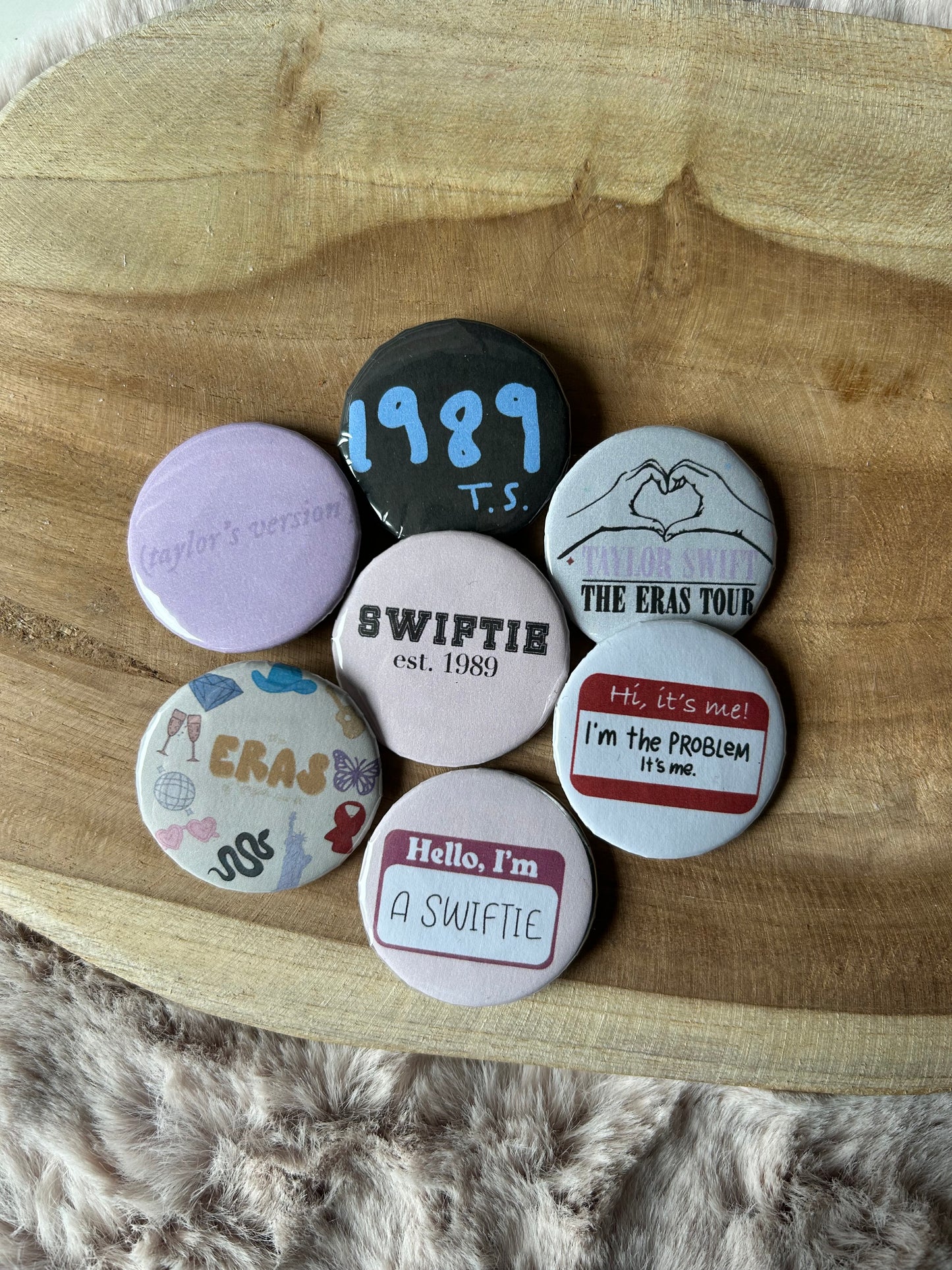 Taylor Swift Buttons