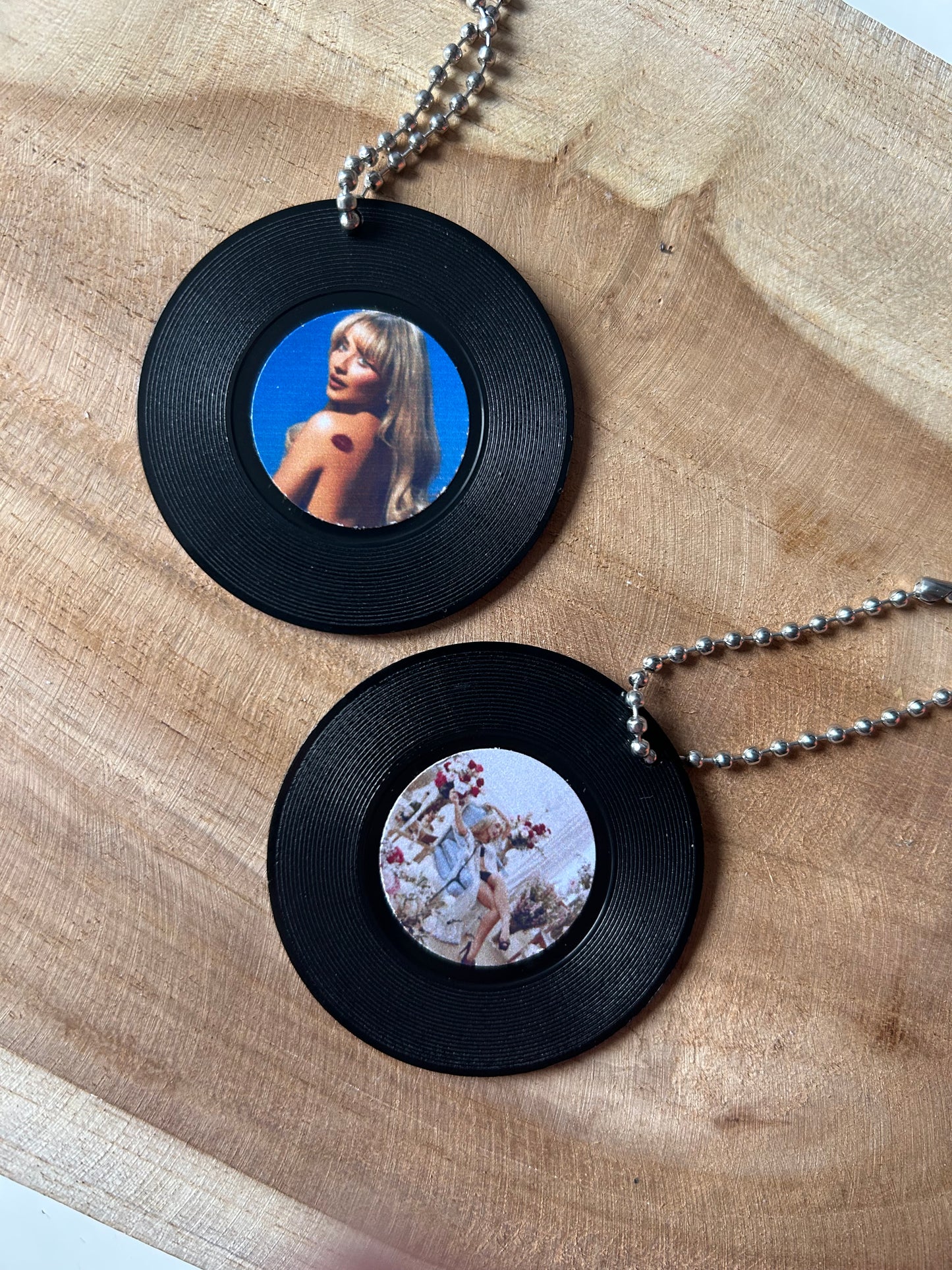 Sabrina Carpenter || Vinyl Record Keychain