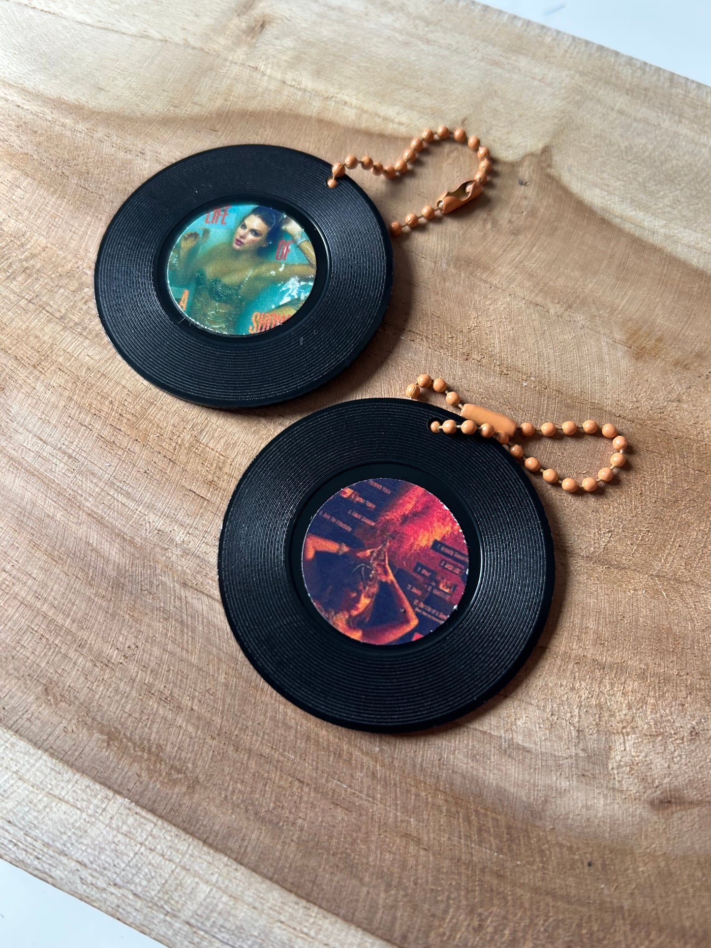 Taylor Swift || Vinyl Record Keychain