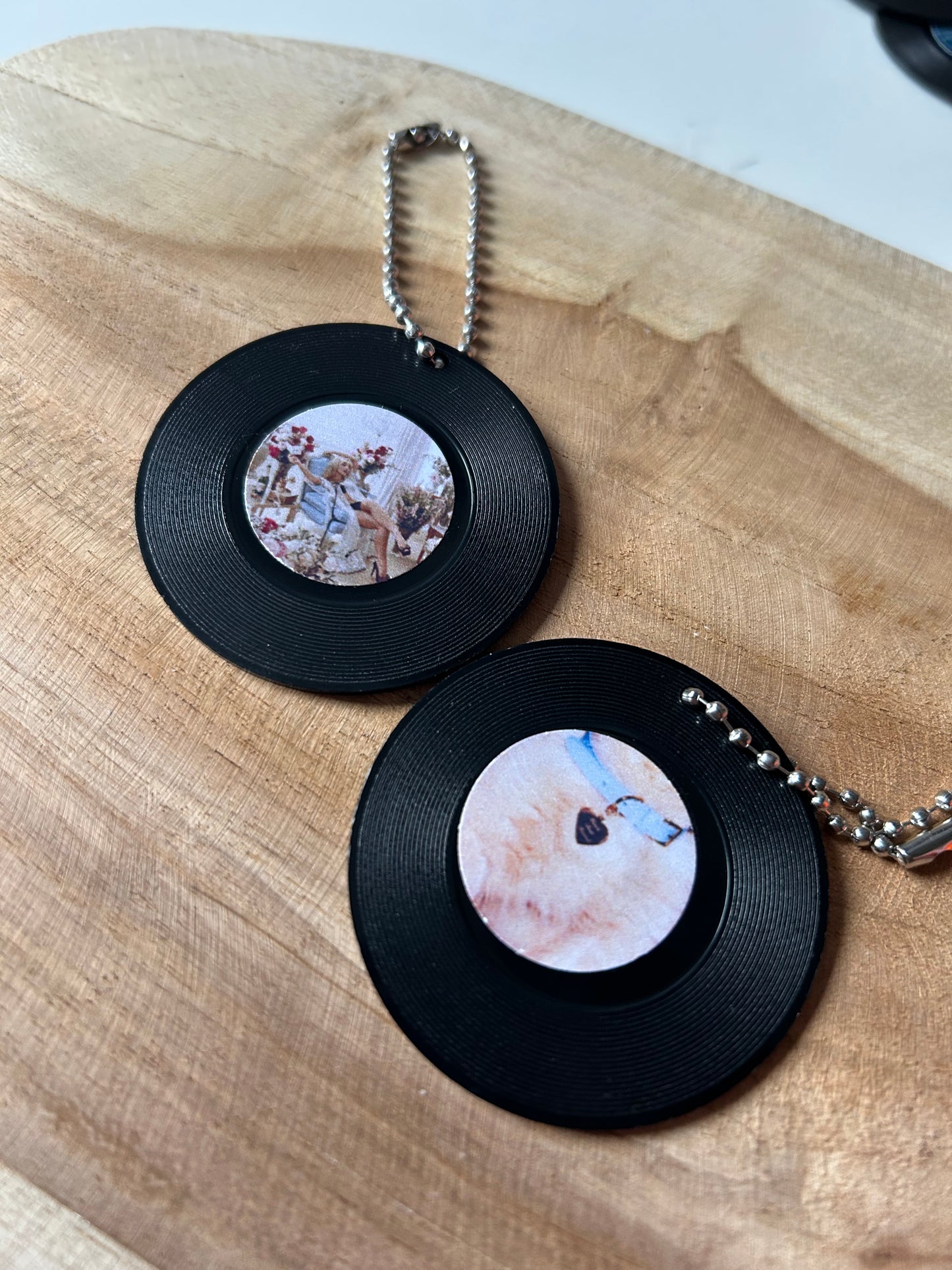 Sabrina Carpenter || Vinyl Record Keychain